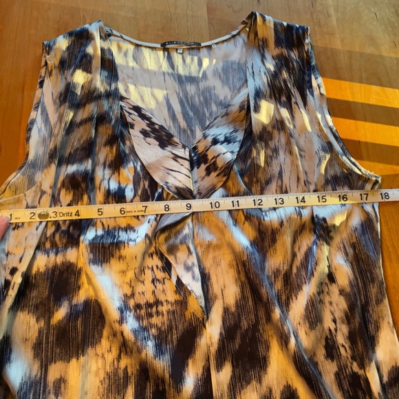 Elie Tahari - sleeveless silky blouse - Picture 7 of 7